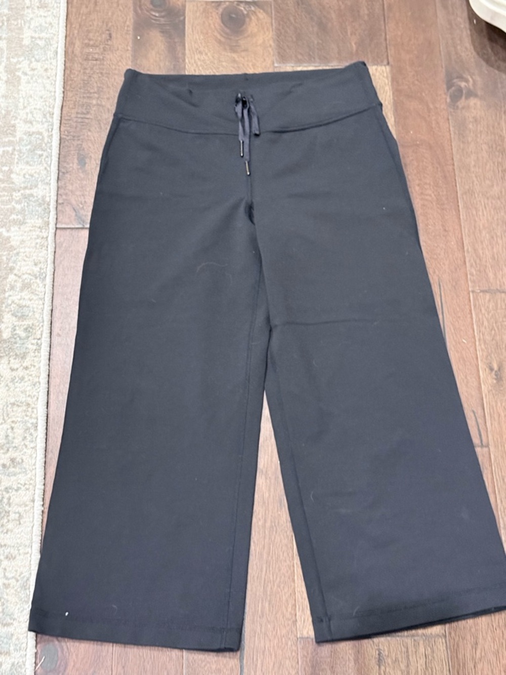 Lululemon  Black cropped Wide-Leg Pull-On Pants